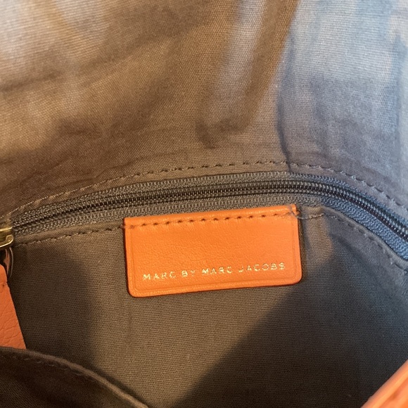 Marc Jacobs coral pink purse - Picture 2 of 2